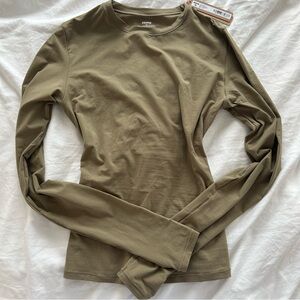 BNWT SKIMS FITS EVERYBODY LONGSLEEVE XS KHAKI